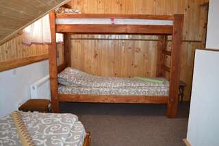 Гостевой дом Guest House Mansarda Яремче Классический трехместный номер-1